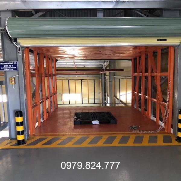 thang-nang-hang-2500-kg thang nâng hàng 2500kg