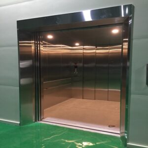 thang máy tải hàng 500kg