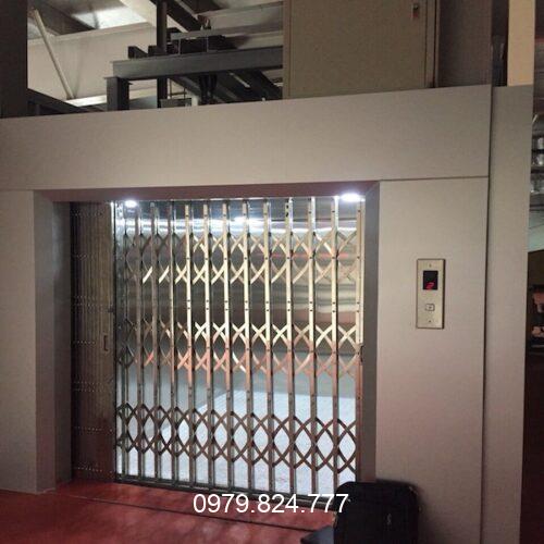 thang nâng hàng 2000kg phú mỹ